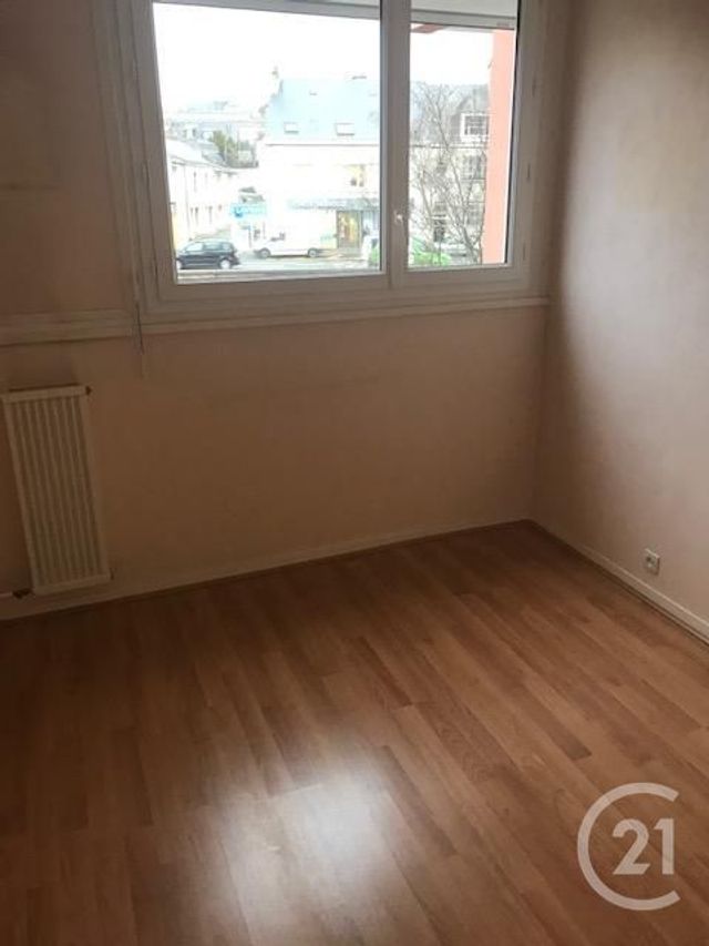 Afficher la photo en grand Appartement F4 à louer - 4 pièces - 75.76 m2 - LE MANS - 72 - PAYS-DE-LOIRE - Century 21 Agence Gambetta