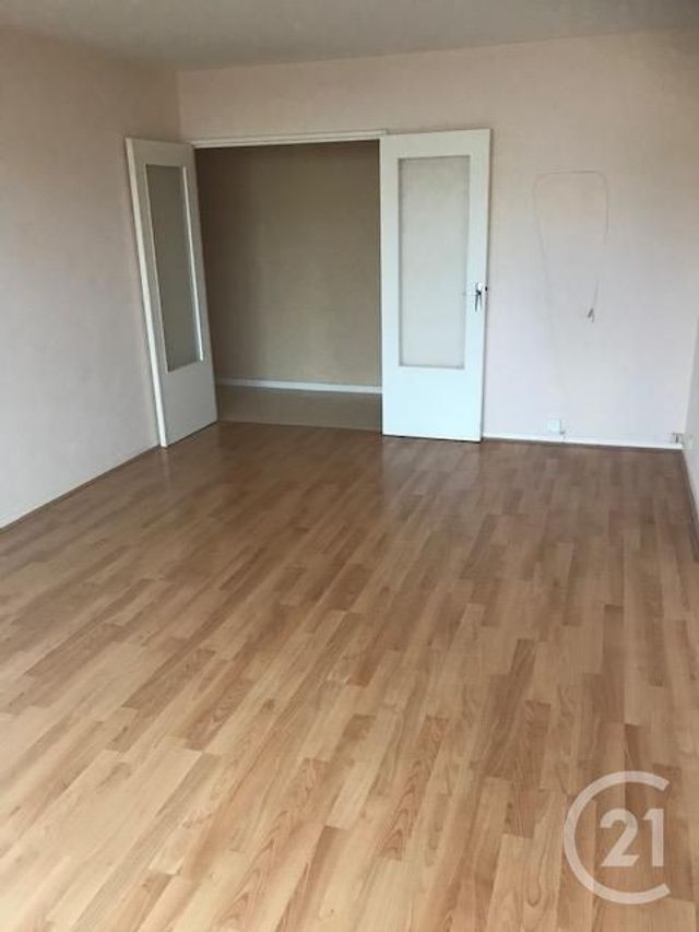 Afficher la photo en grand Appartement F4 à louer - 4 pièces - 75.76 m2 - LE MANS - 72 - PAYS-DE-LOIRE - Century 21 Agence Gambetta