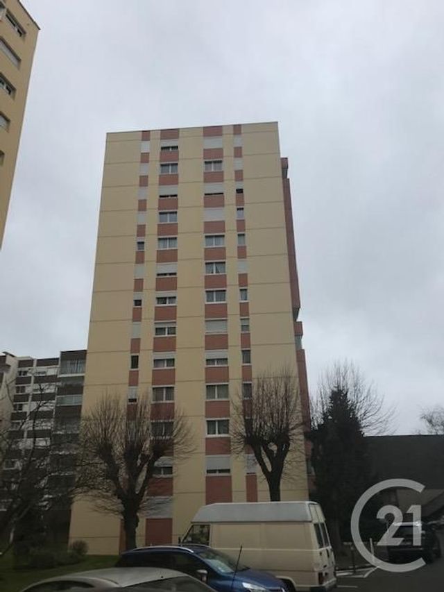 Afficher la photo en grand Appartement F4 à louer - 4 pièces - 75.76 m2 - LE MANS - 72 - PAYS-DE-LOIRE - Century 21 Agence Gambetta
