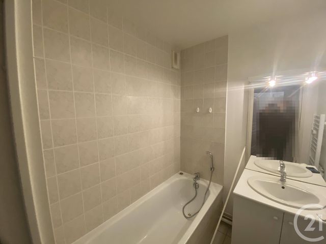 Afficher la photo en grand Appartement F3 à louer - 3 pièces - 66.88 m2 - LE MANS - 72 - PAYS-DE-LOIRE - Century 21 Agence Gambetta