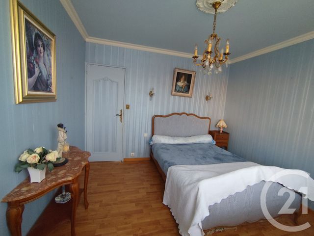 Appartement T5 à vendre - 5 pièces - 88.07 m2 - ALLONNES - 72 - PAYS-DE-LOIRE - Century 21 Agence Gambetta