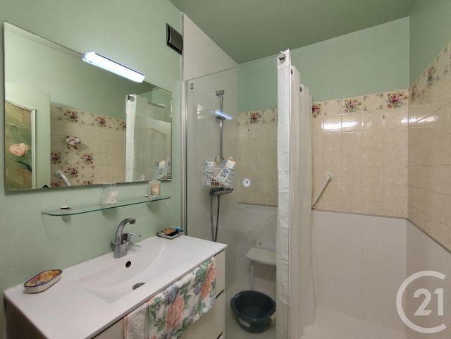 Appartement T5 à vendre - 5 pièces - 88.07 m2 - ALLONNES - 72 - PAYS-DE-LOIRE - Century 21 Agence Gambetta