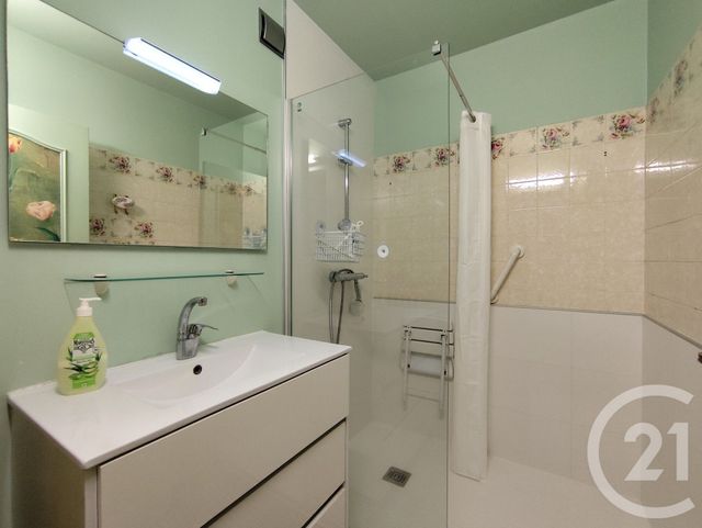 Appartement T5 à vendre - 5 pièces - 88.07 m2 - ALLONNES - 72 - PAYS-DE-LOIRE - Century 21 Agence Gambetta