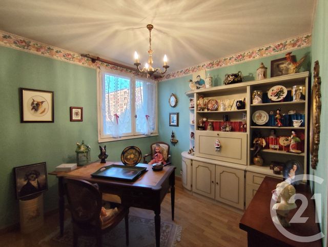 Appartement T5 à vendre - 5 pièces - 88.07 m2 - ALLONNES - 72 - PAYS-DE-LOIRE - Century 21 Agence Gambetta