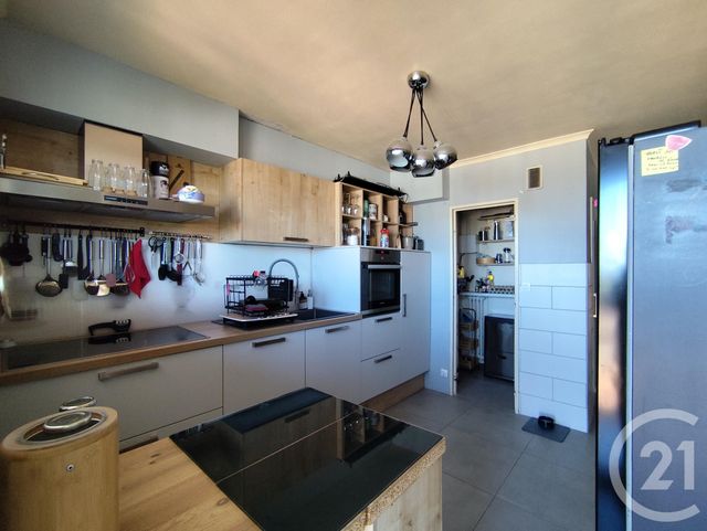 Appartement T5 à louer - 5 pièces - 87.87 m2 - ALLONNES - 72 - PAYS-DE-LOIRE - Century 21 Agence Gambetta